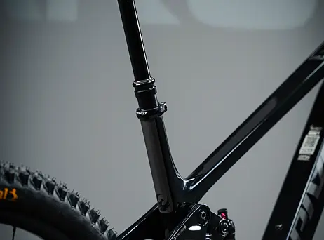 Pivot Shuttle AMPd Ride GX Eagle Transmission - Black - 2026