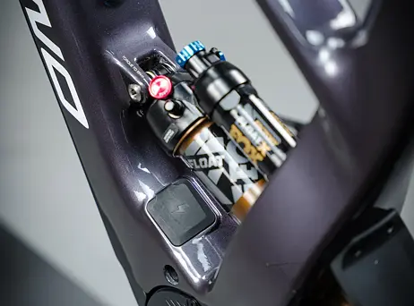 UNNO Mith RACE (800 Wh) 2026 - DJI motor