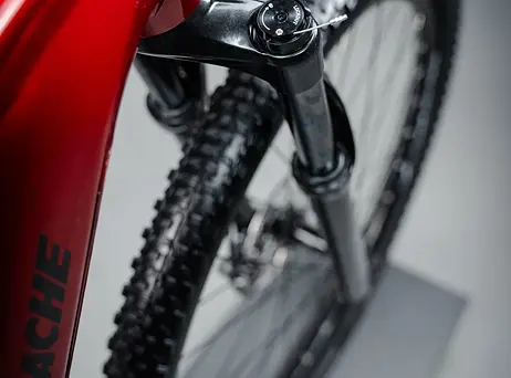 APACHE Falcon 2 Bosch CX 800 Wh - červená