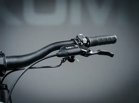 Apache EAGLE 3 DJI (800 Wh) 2026 - černá