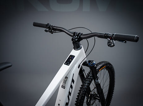 Pivot Shuttle LT Pro X0 Eagle Transmission - Stone Cold White