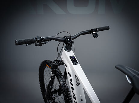 Pivot Shuttle LT Pro X0 Eagle Transmission - Stone Cold White