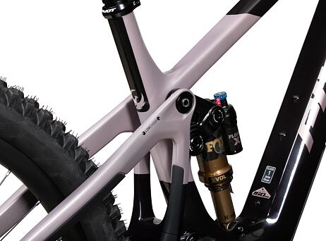 Pivot Shuttle AMPd 2026