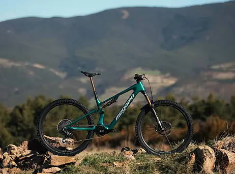 Megamo Reason AIR CRB 00 - Green