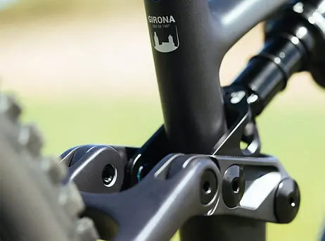 Megamo Reason AL 07 - Black