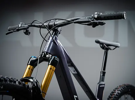 UNNO Mith RACE (800 Wh) 2026 - DJI motor