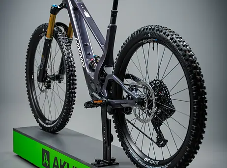 UNNO Mith RACE (800 Wh) 2026 - DJI motor